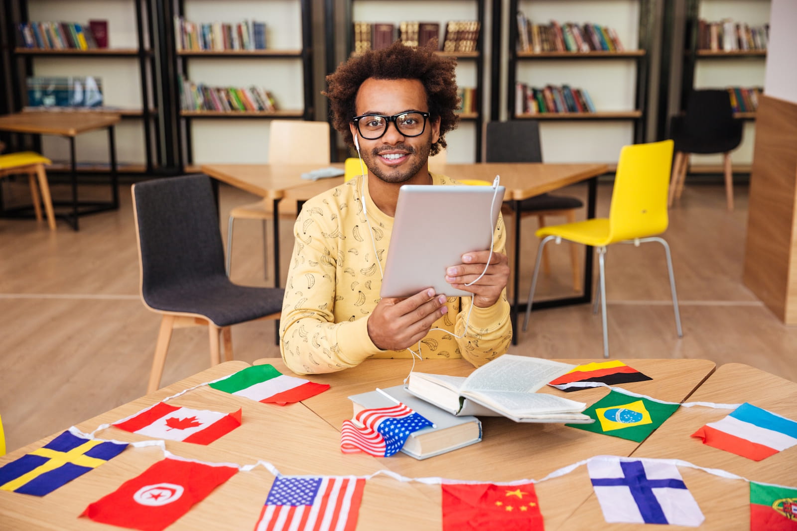 multilingual LMS features
